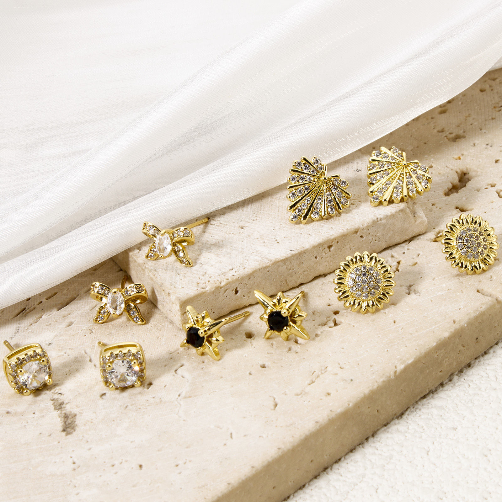Picture of Eco-friendly Stylish Exquisite 18K Real Gold Plated Brass & Cubic Zirconia Ear Post Stud Earrings For Women