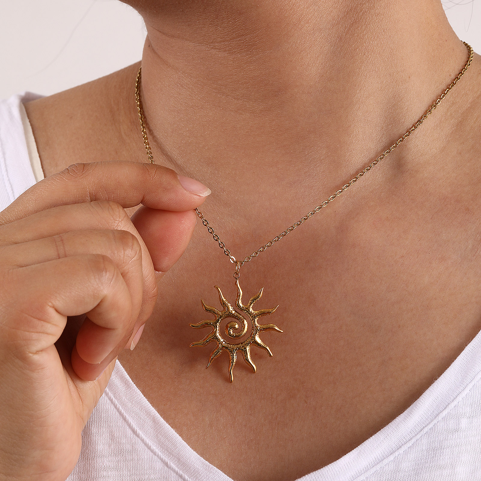 Picture of Eco-friendly PVD Vacuum Plating Stylish Galaxy 18K Real Gold Plated 304 Stainless Steel Link Cable Chain Sun Pendant Charm Necklace For Women Gift 45cm(17.7") + 5cm(2") long