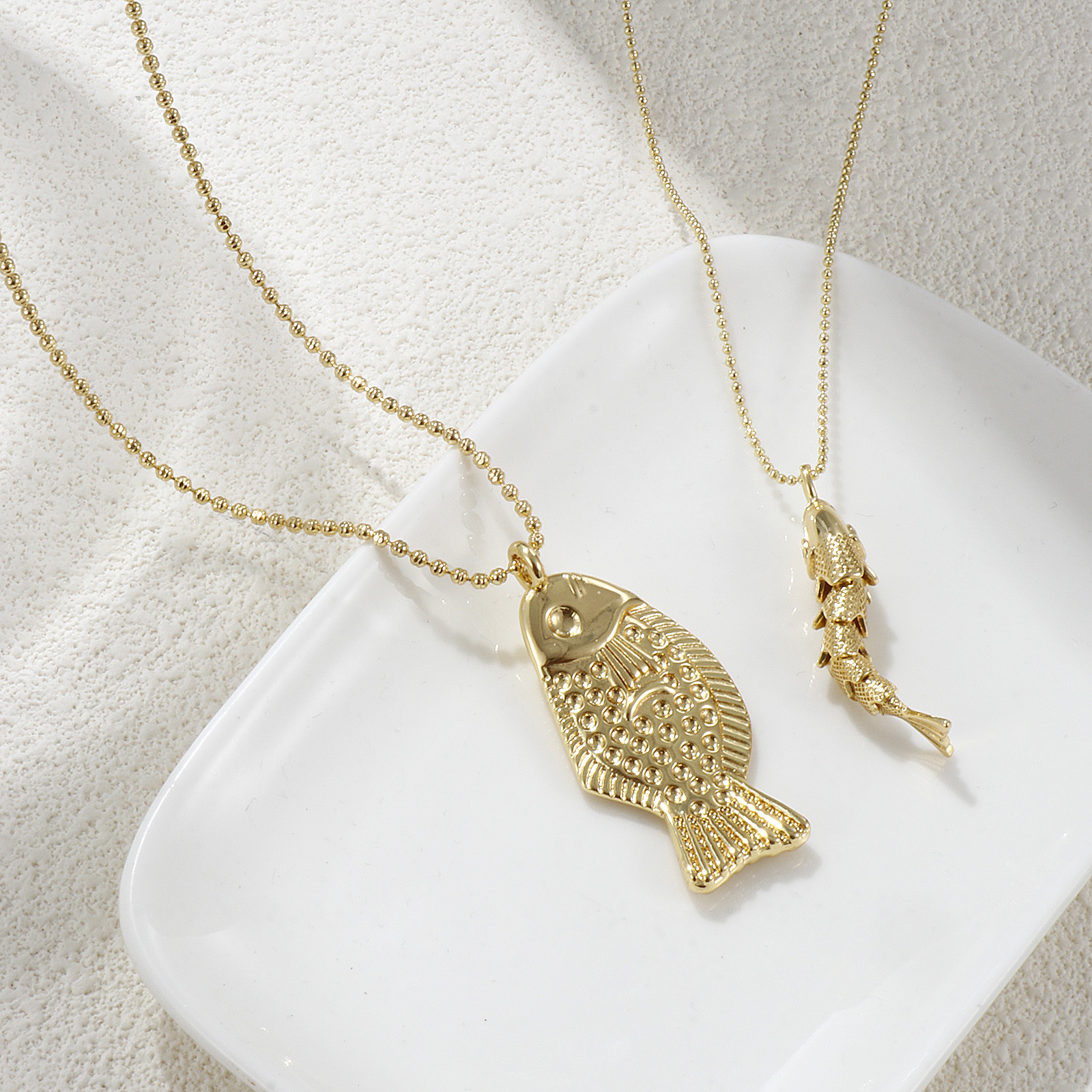 Imagen de 1 Unidad Respetuoso del Medio Ambiente Bohemia Joyería del océano 18K Oro Real Chapado Latón Cadenas de Bola Pez Collar con Colgante Unisexo Regalo 45cm + 5cm longitud