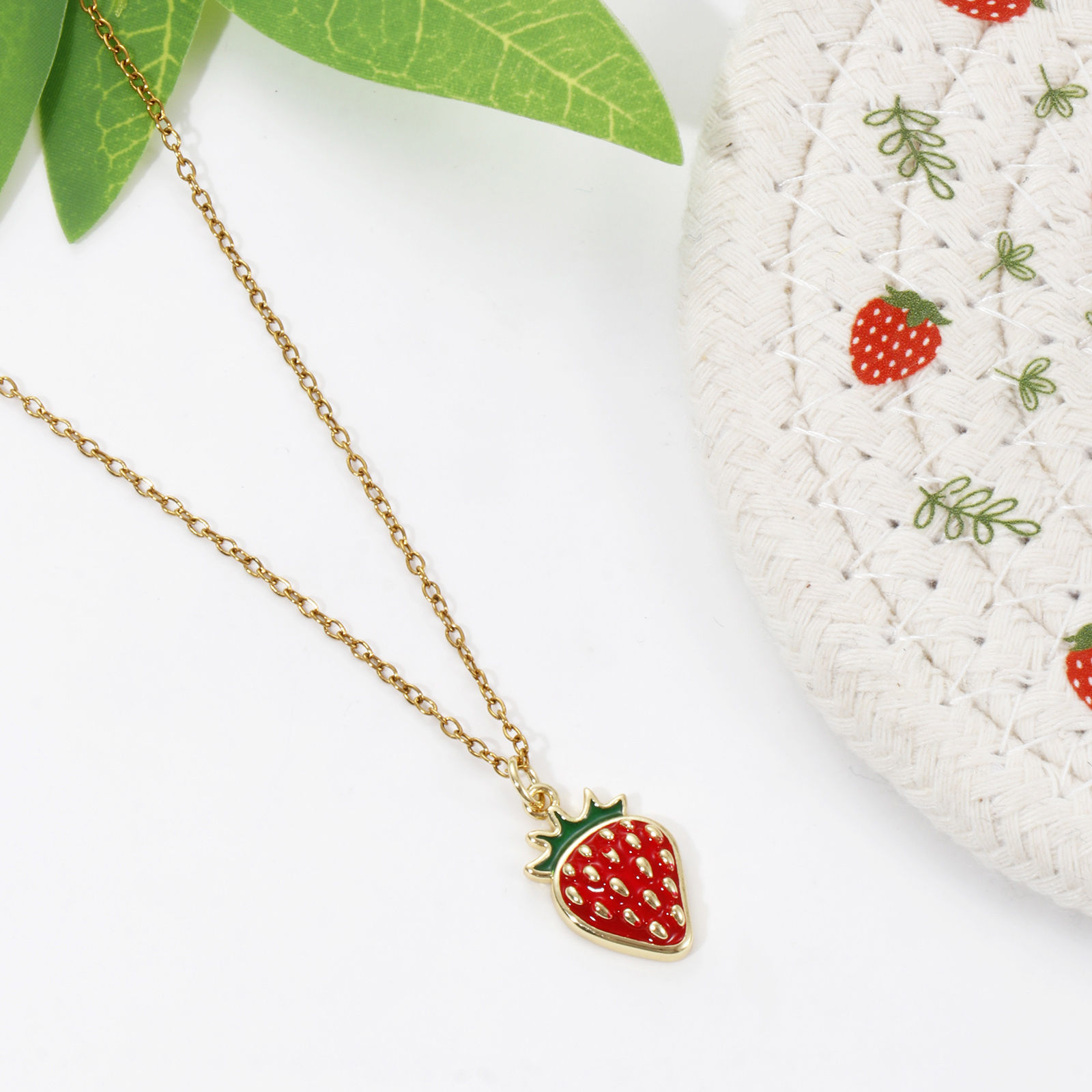 Imagen de 2 Unidades Respetuoso del Medio Ambiente Latón Colgantes 18K Oro Real Chapado Rojo Esmalte Fresas