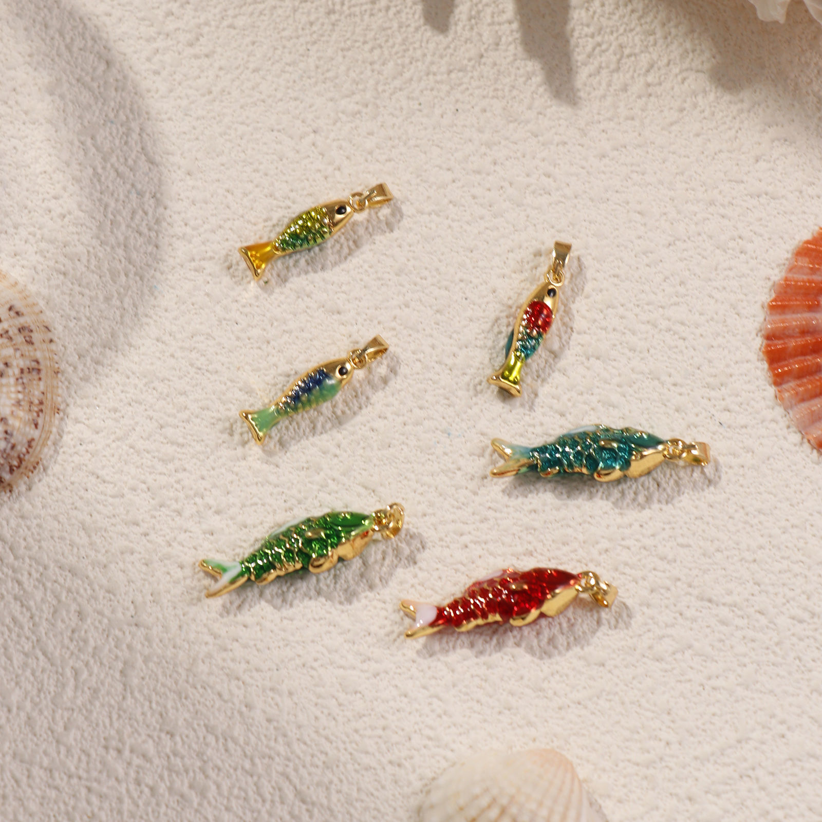 Imagen de 2 Unidades Latón Joyería del océano Colgantes Chapado en Oro de 18K Esmalte Pez 3D