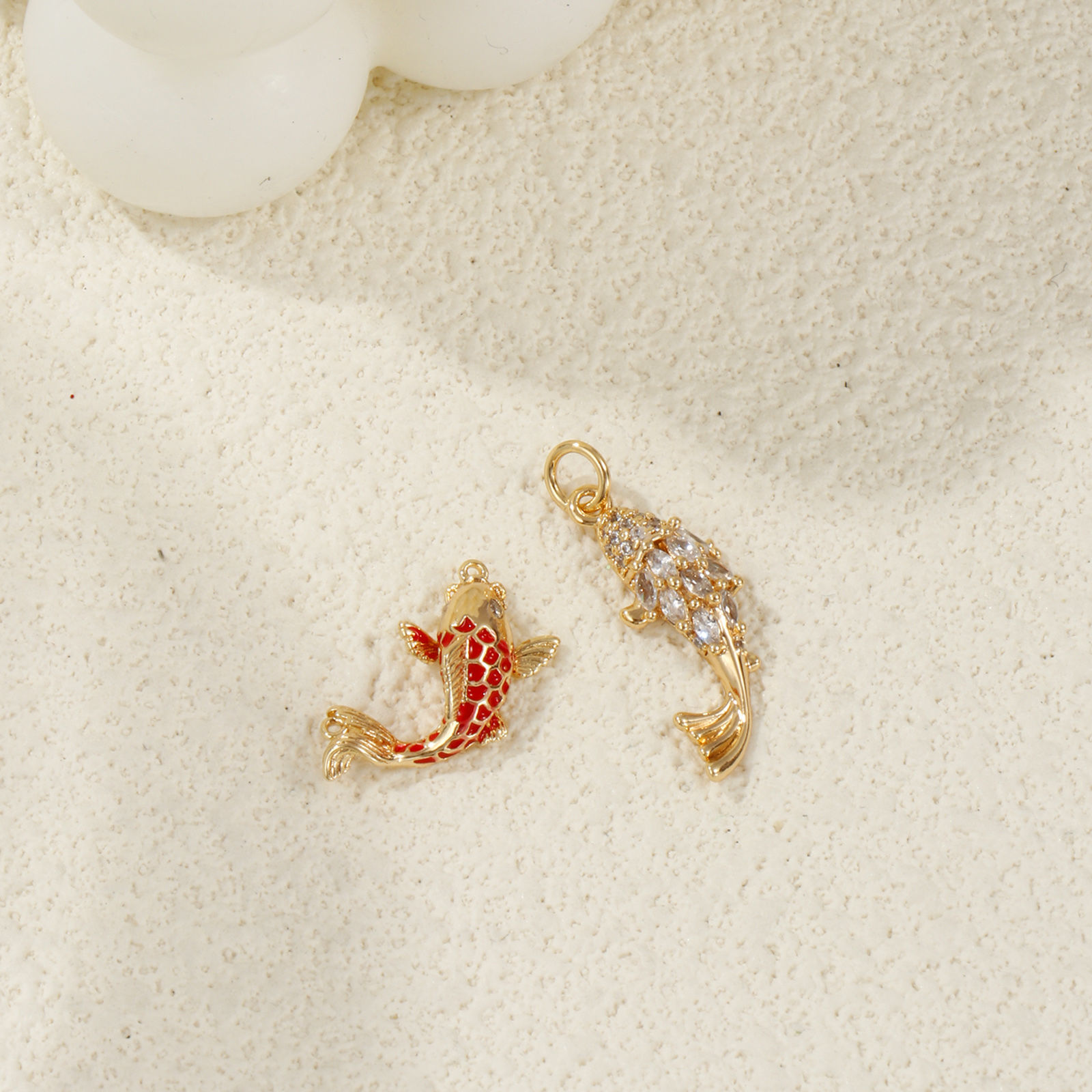 Imagen de 1 Piece Eco-friendly Brass Ocean Jewelry Charms 18K Real Gold Plated Fish Animal Clear Cubic Zirconia