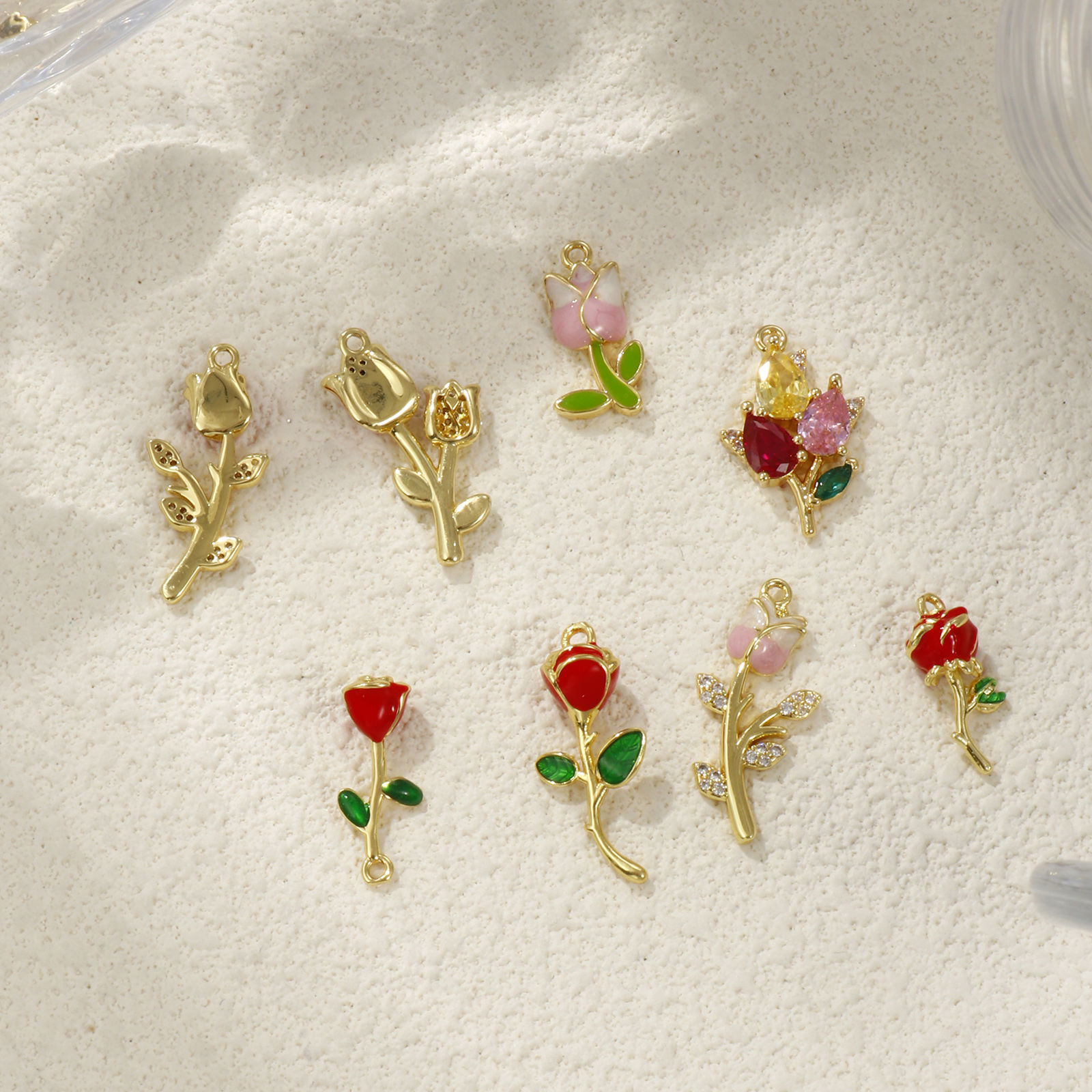Imagen de 1 Unidad Latón (sin cadmio)+ Circón Artificial Colgantes Chapado en Oro de 18K Esmalte Flor
