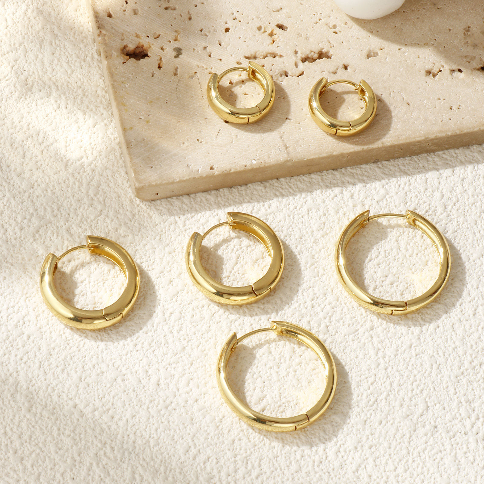 Image de 1 Paire Boucles d'Oreilles Créoles Exquis en Laiton Respectueux de la Nature Minimaliste Plaqué Or Véritable 18K Cadeau Pour Femmes