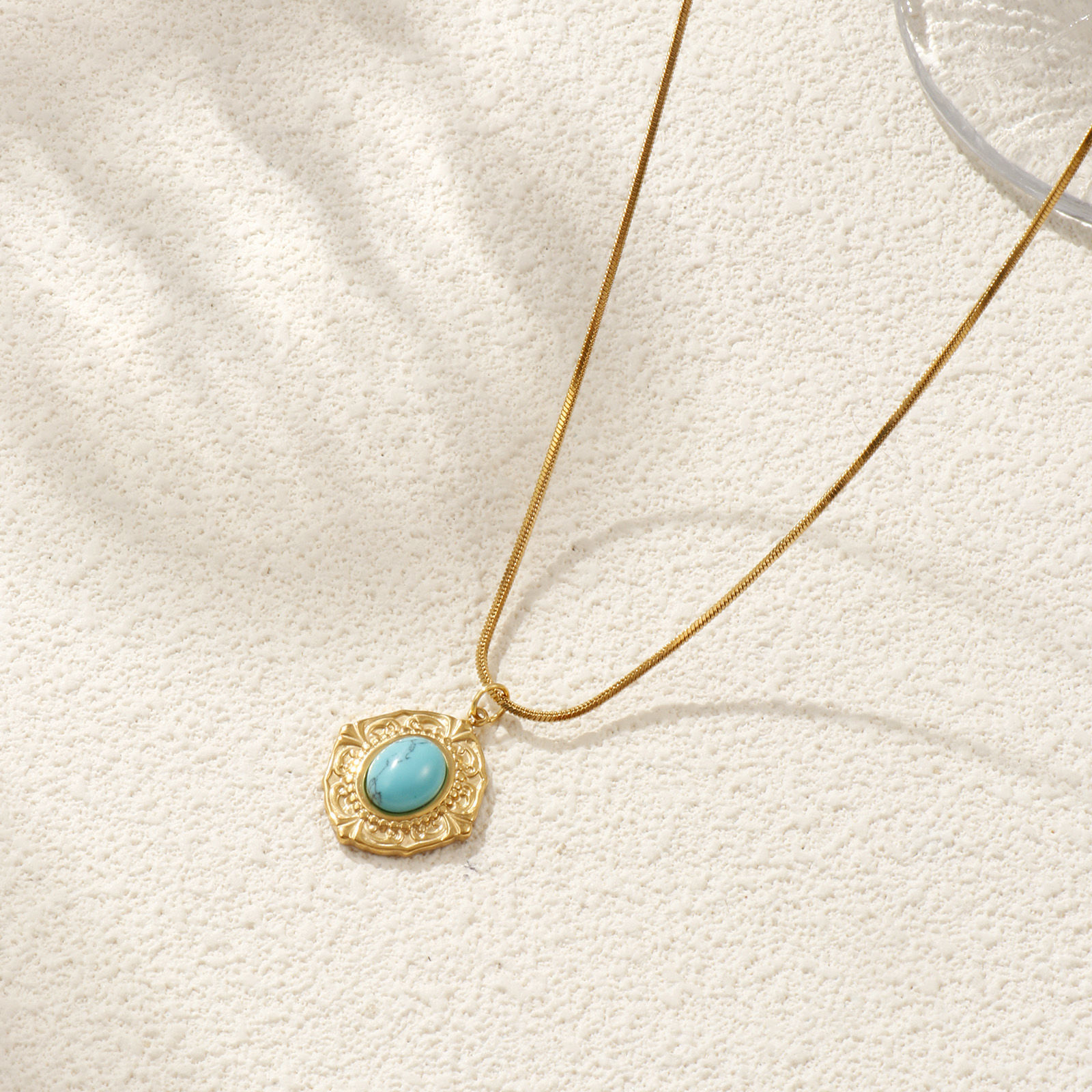 Изображение 18K настоящее золото с покрытием квадратная змеевидная цепь Ожерелье с подвеской, 304 Нержавеющая Сталь 45см + 5см, Для женщин, Сине-зеленые С Смола Кабошоны, Имитация Бирюзы, Богемный стиль Этнический стиль подарок, Экологичное вакуумное PVD-покрытие, 1 ШТ