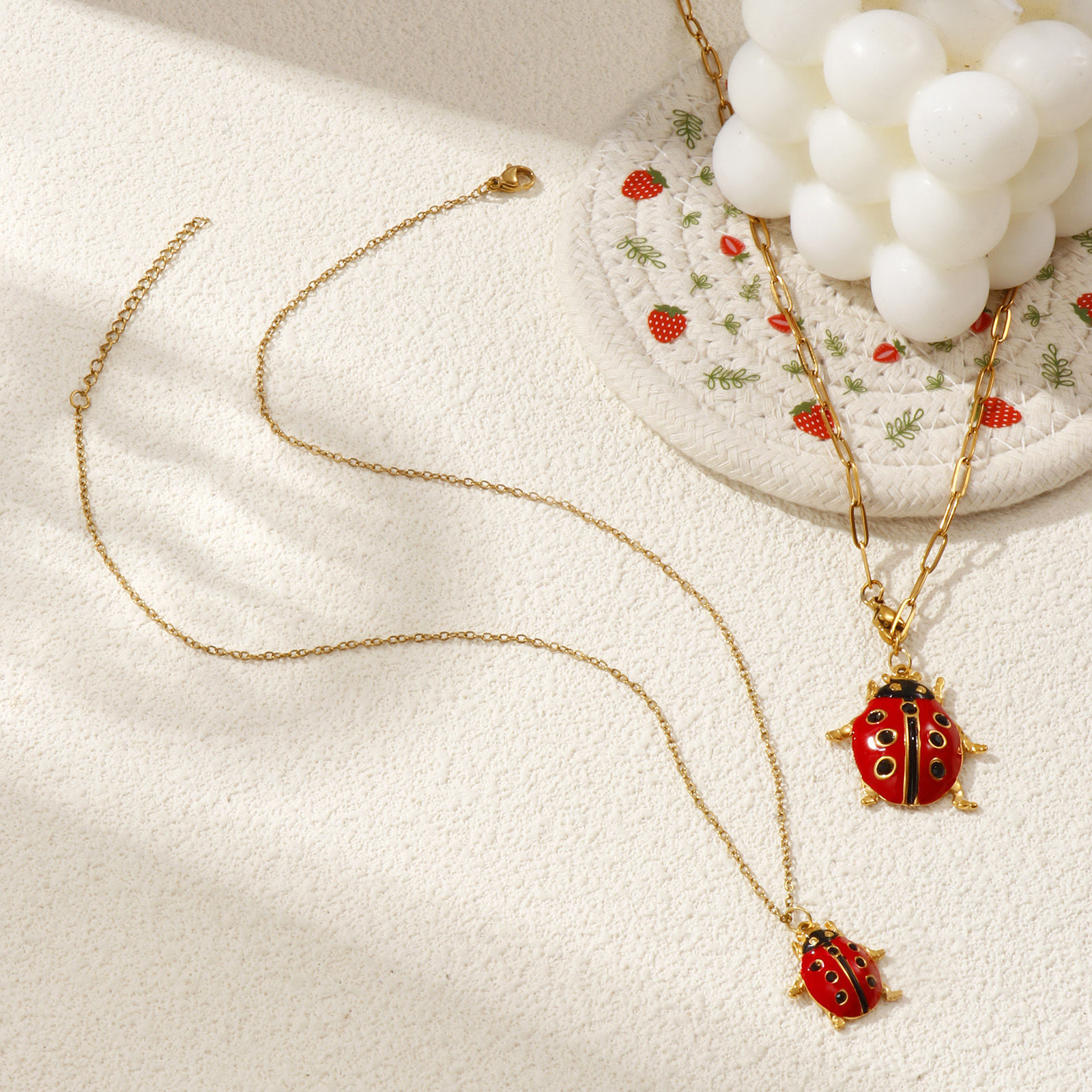 Изображение 18K настоящее золото с покрытием Божья Коровка Ожерелье с подвеской, 304 Нержавеющая Сталь Для женщин, Насекомое Натуральная пастырская подарок, Экологичное вакуумное PVD-покрытие, 1 ШТ