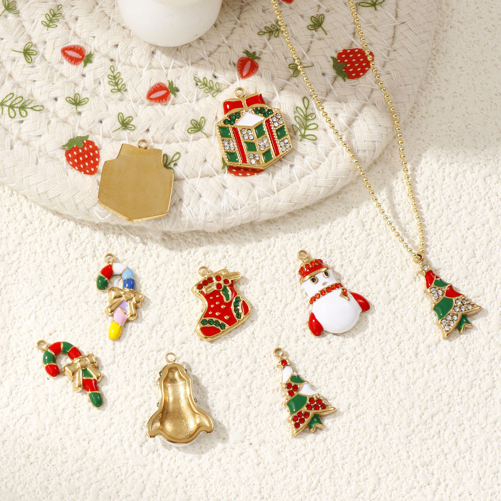 Picture of Eco-friendly PVD Vacuum Plating 304 Stainless Steel Christmas Charms 18K Real Gold Plated Enamel