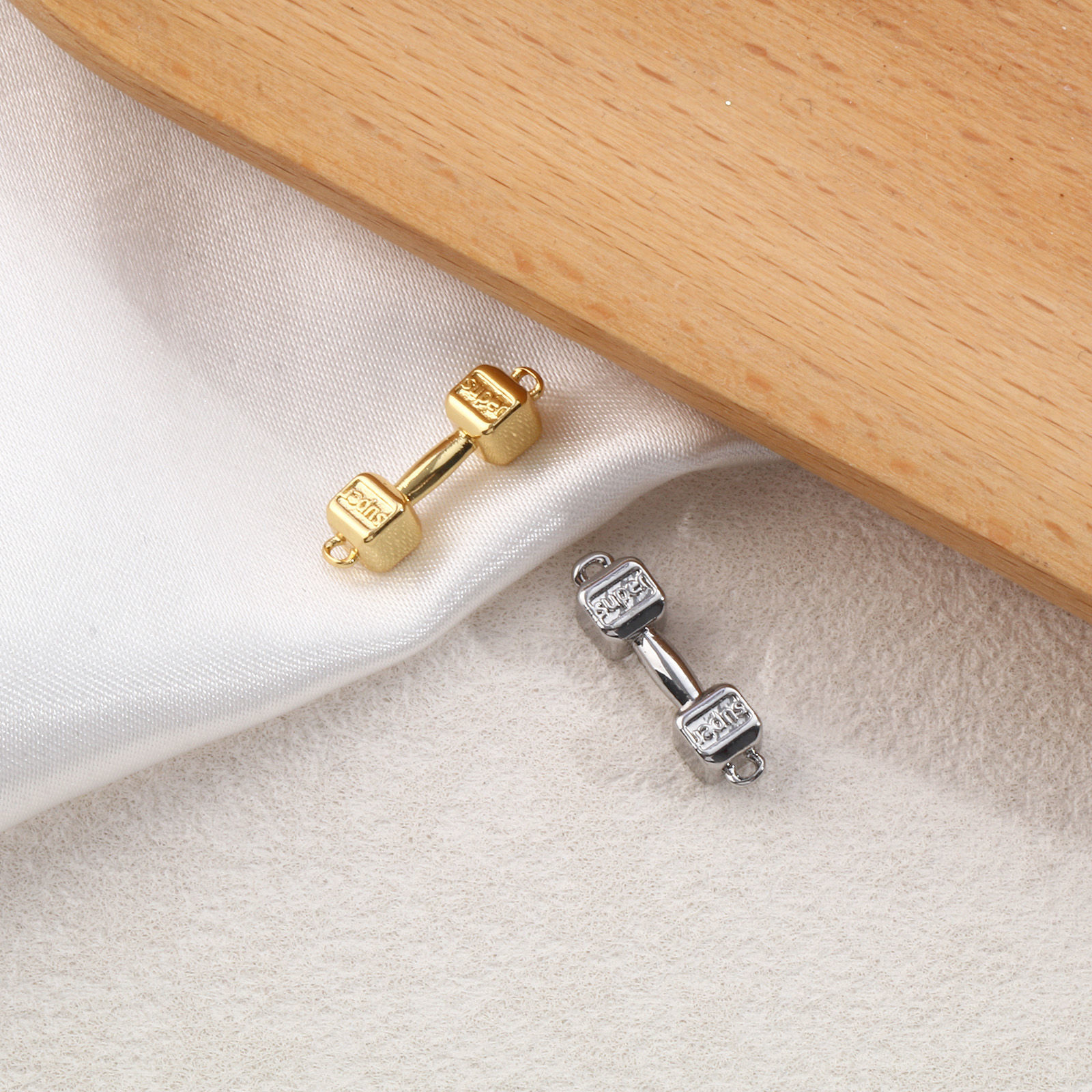 Bild von Umweltfreundlich Messing Sport Steckverbinder Charms Anhänger Echtgold plattiert Hantel Message " Super " 3D 19.5mm x 5mm