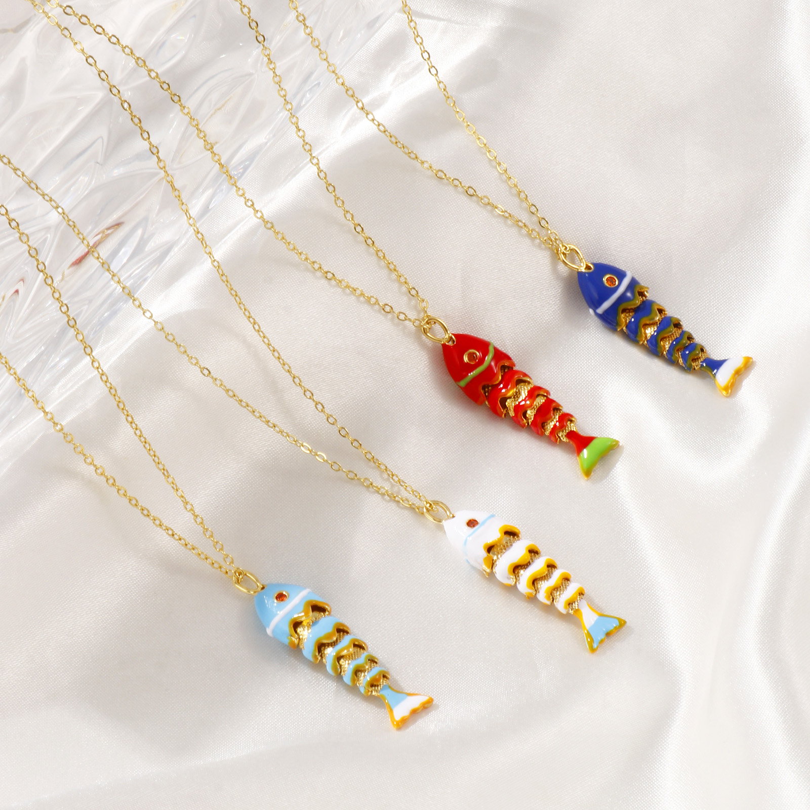 18Kリアルゴールドメッキ 小豆チェーン・あづきチェーン 魚 ペンダントネックレス、 真鍮+ジルコン 46cm + 6cm、 女性のため、 エナメル 3D 可動式、 ファッション おしゃれ 海ジュエリー プレゼント、 エコフレンドリー、 1 本 の画像