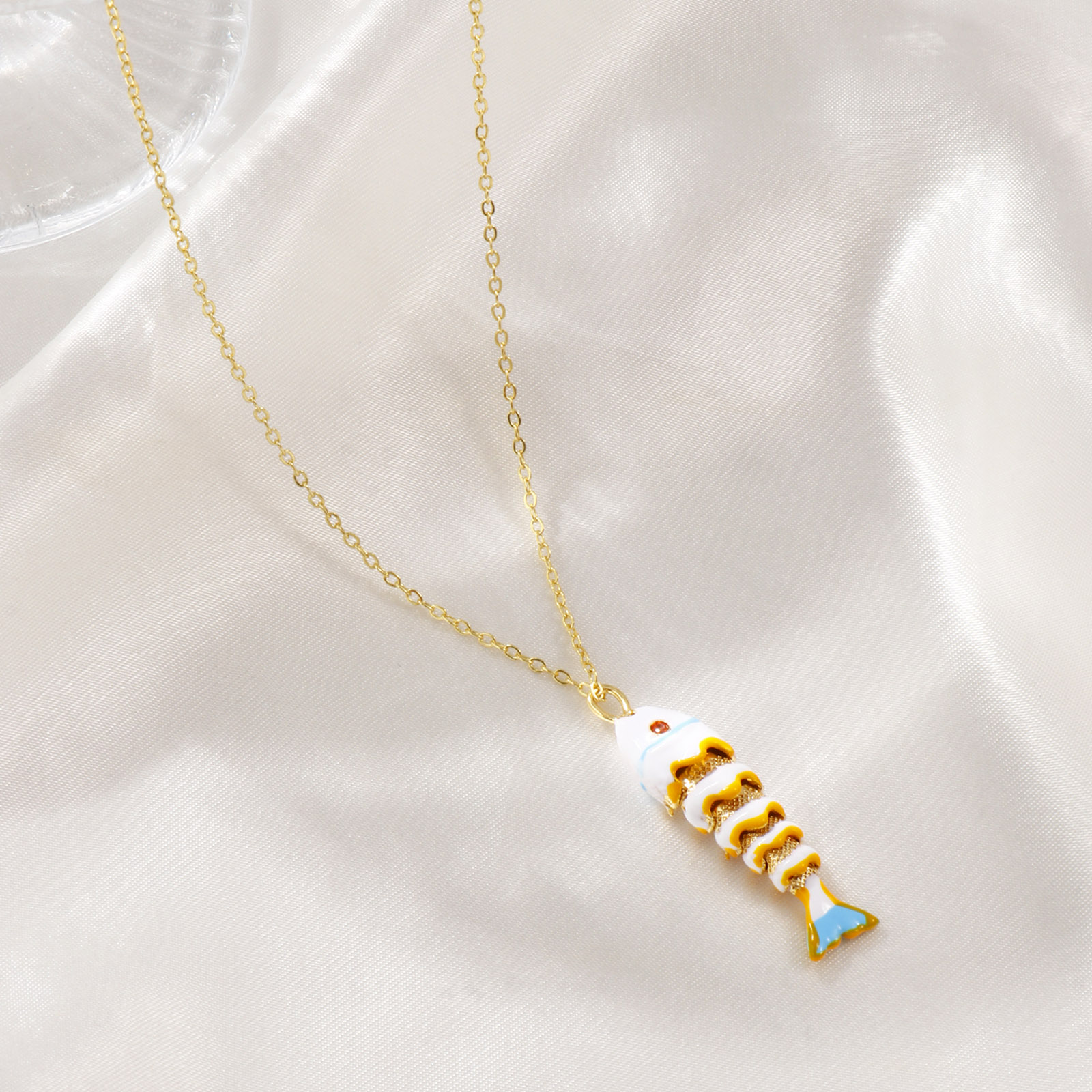 18Kリアルゴールドメッキ 小豆チェーン・あづきチェーン 魚 ペンダントネックレス、 真鍮+ジルコン 46cm + 6cm、 女性のため、 エナメル 3D 可動式、 ファッション おしゃれ 海ジュエリー プレゼント、 エコフレンドリー、 1 本 の画像