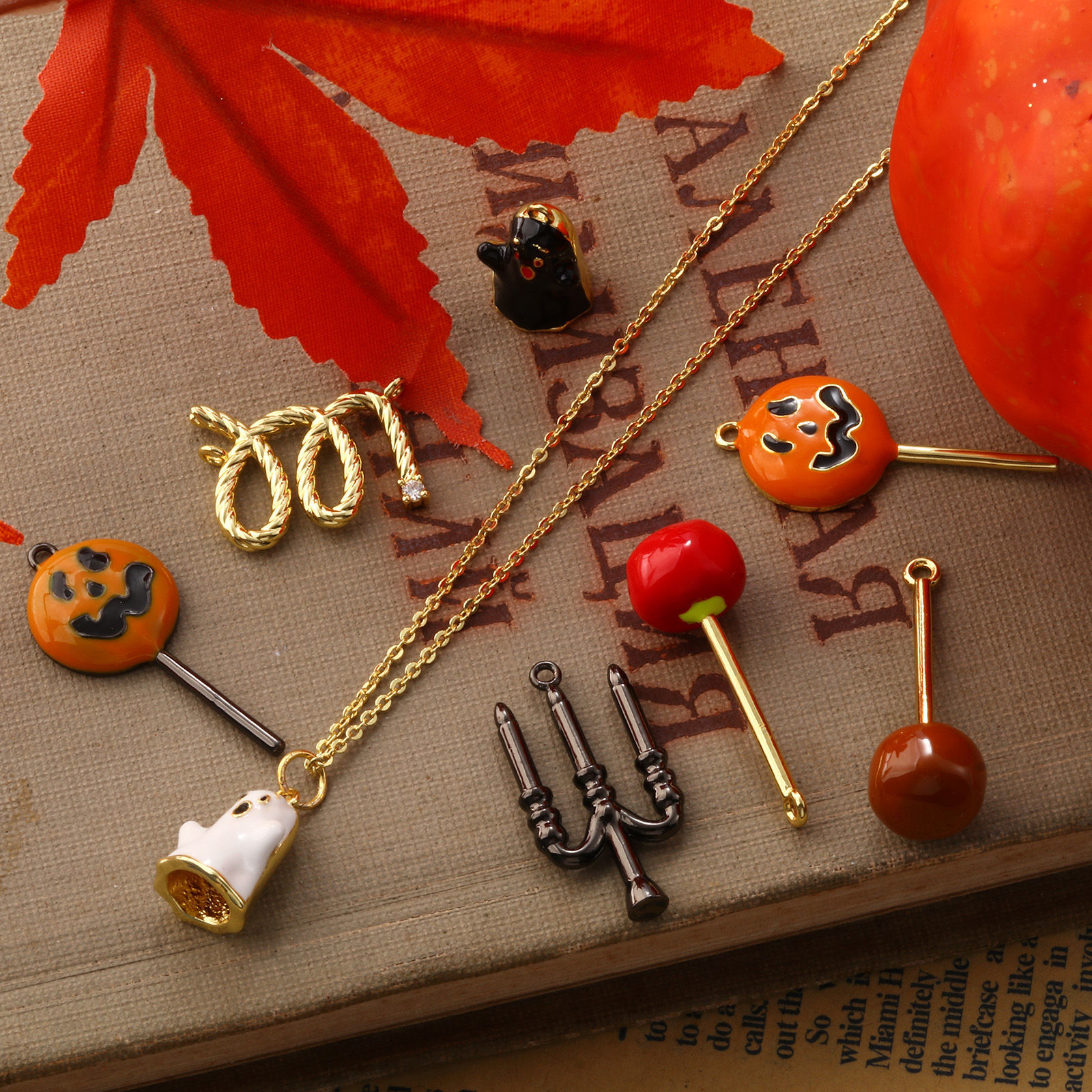 Image de 1 Pièce Pendentifs Halloween en Laiton Multicolore Émail Sucette Bougie