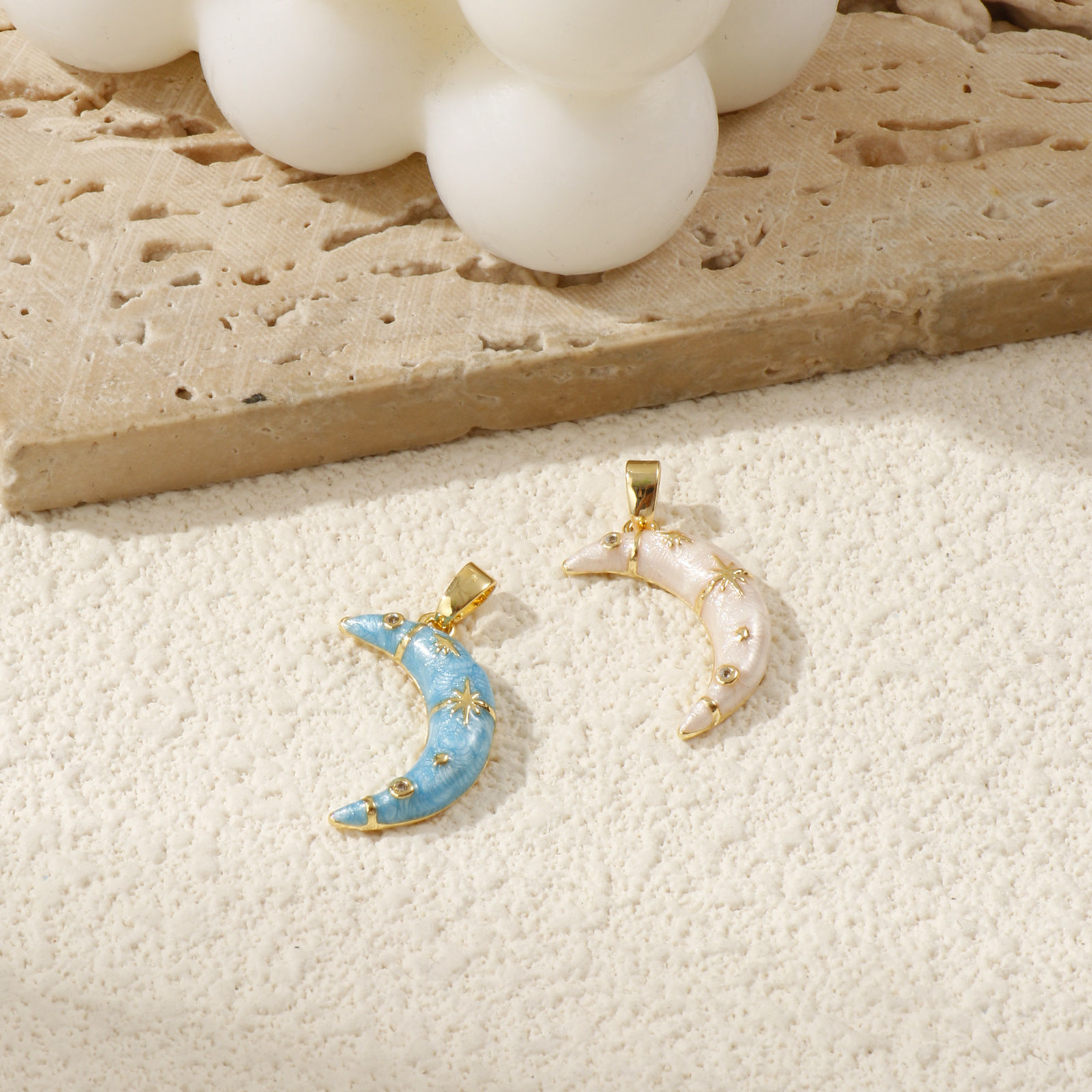 Изображение 2 ШТ Экологичный Латунь галактика Подвески 18K настоящее золото с покрытием С Эмалью Луна половина Звезда Перлитный Прозрачный Искусственный Циркон 24мм x 12мм