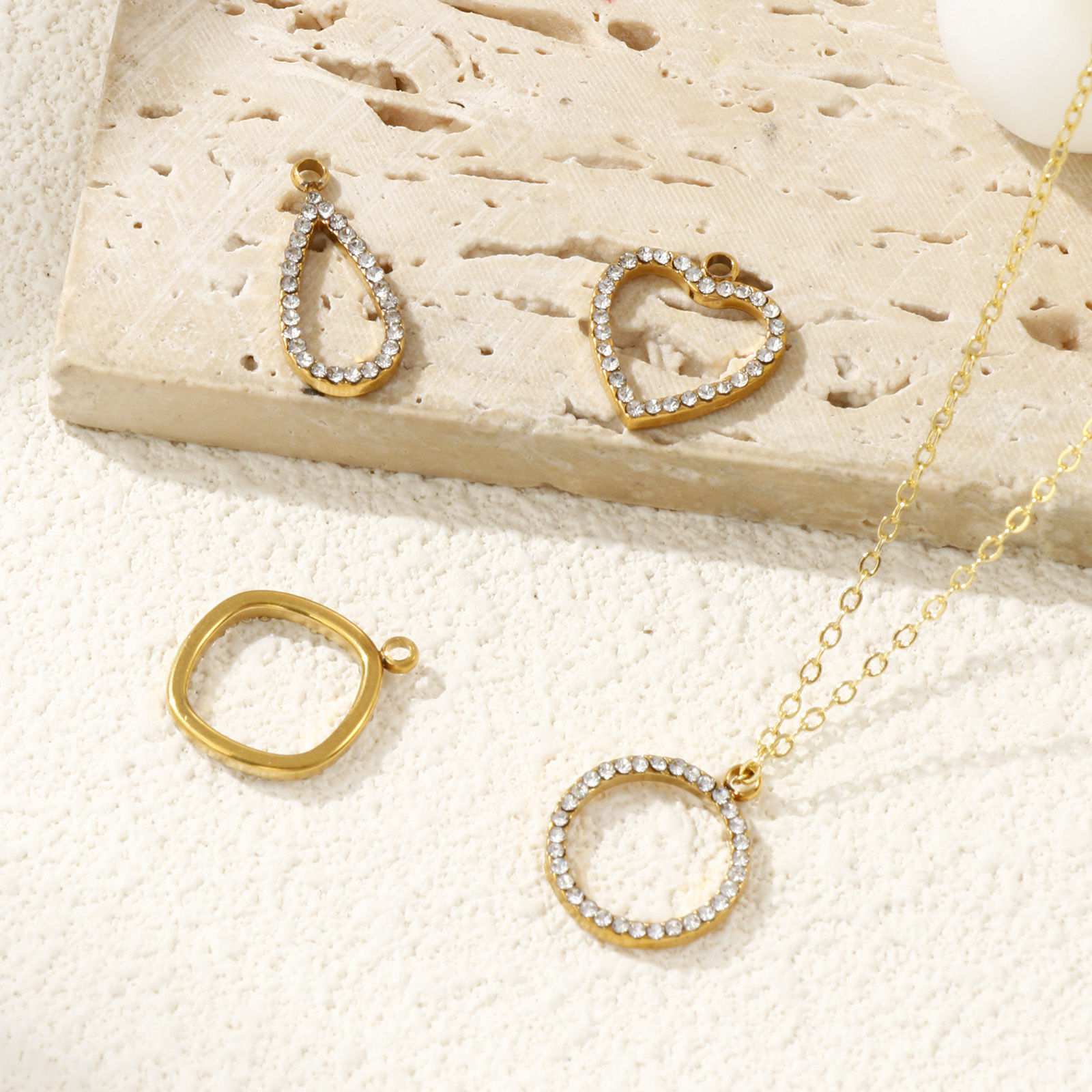 Bild von Umweltfreundliche PVD-Vakuumbeschichtung 304 Edelstahl Geometrisch Charms 18K Vergoldet Hohl Klar Zirkonia