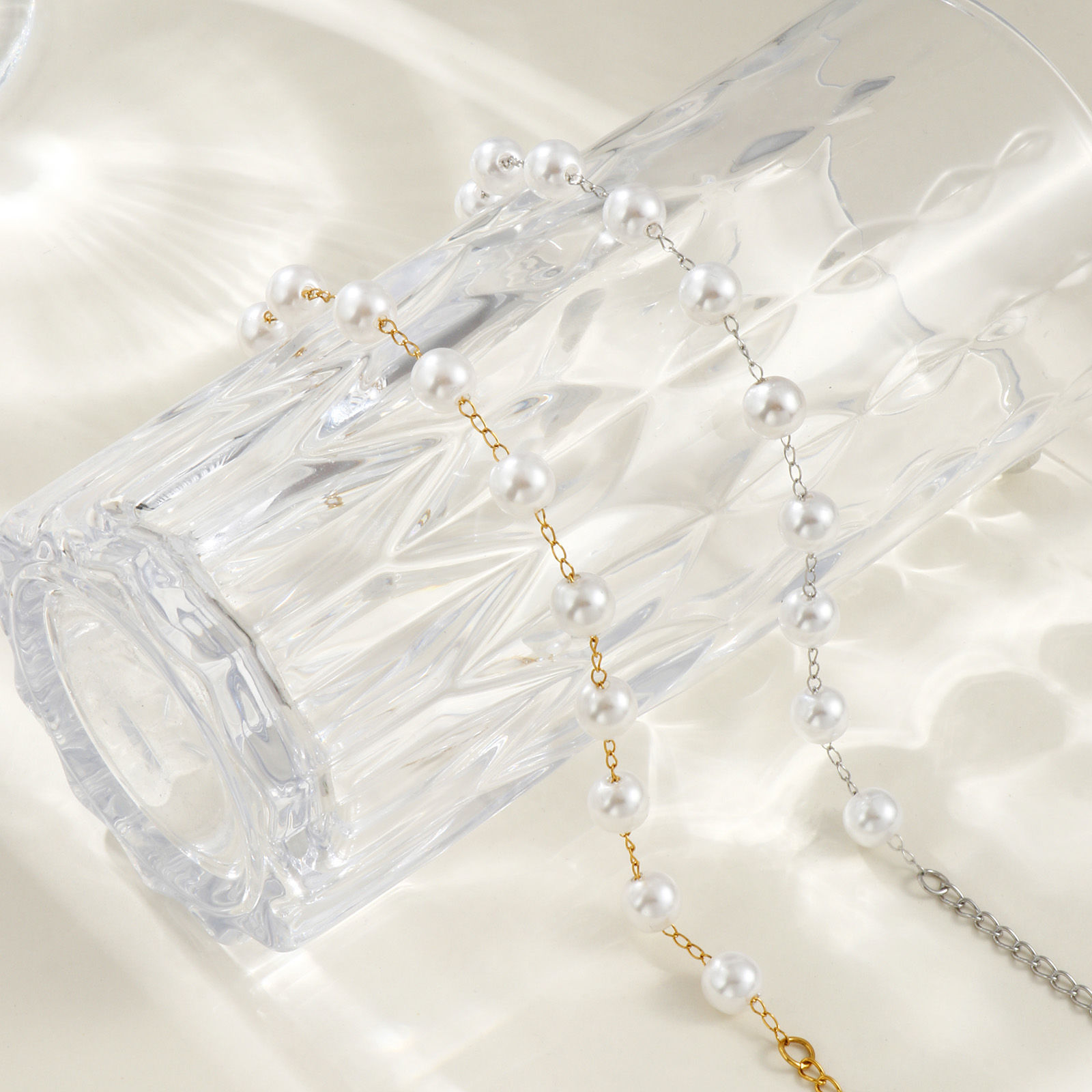 1 Piece Eco-friendly Dainty Exquisite Multicolor White 304 Stainless Steel & Acrylic Beaded Chain Bracelets For Women Gift 18cm(7.1") long の画像