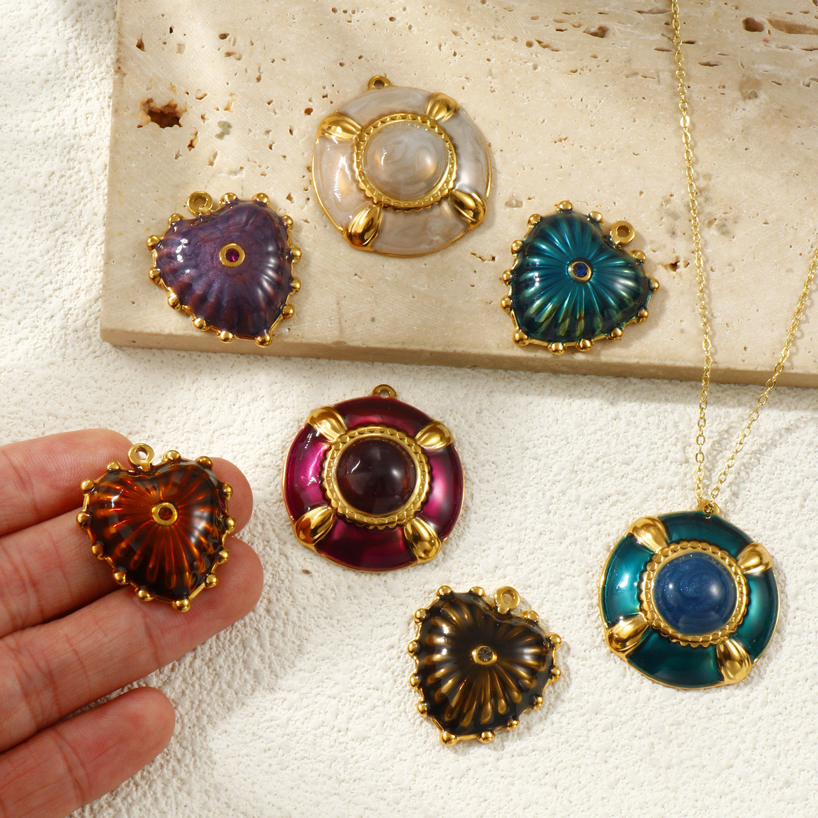 Picture of 2 PCs Eco-friendly PVD Vacuum Plating Waterproof Anti-Tarnish Hypoallergenic 304 Stainless Steel Charms 18K Real Gold Plated Enamel Round Disc Heart