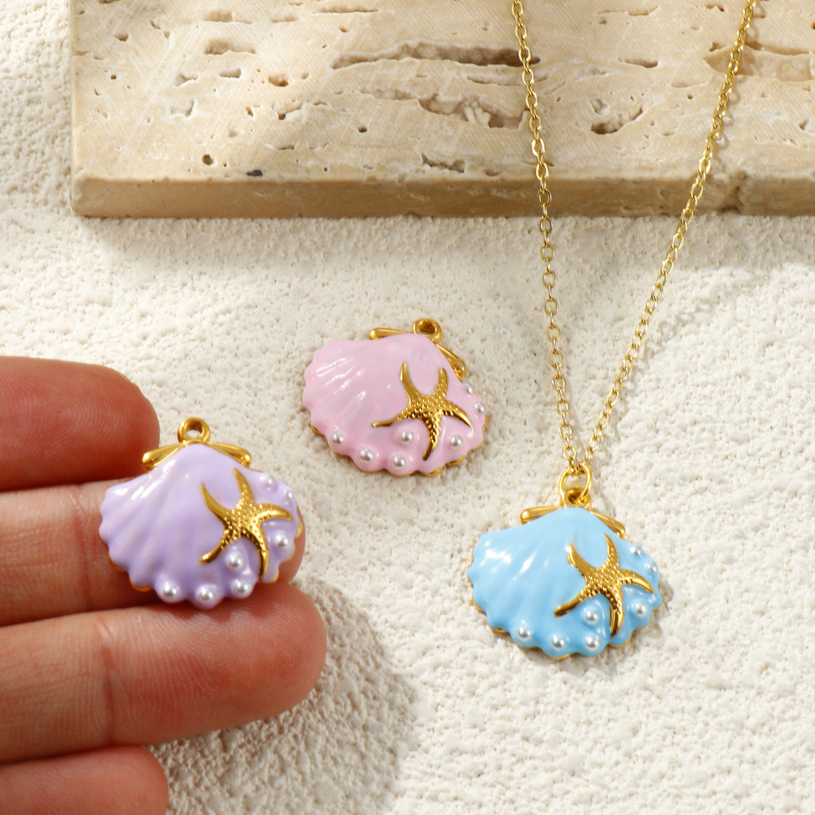 Изображение 2 ШТ Экологичное PVD Водонепроницаемый Антиоксидантный Гипоаллергенный 304 Нержавеющая Сталь Морские Украшения Подвески Оптовая 18K настоящее золото с покрытием Разноцветный С Эмалью Перламутр С Исскуственными Жемчугами 21мм x 20мм