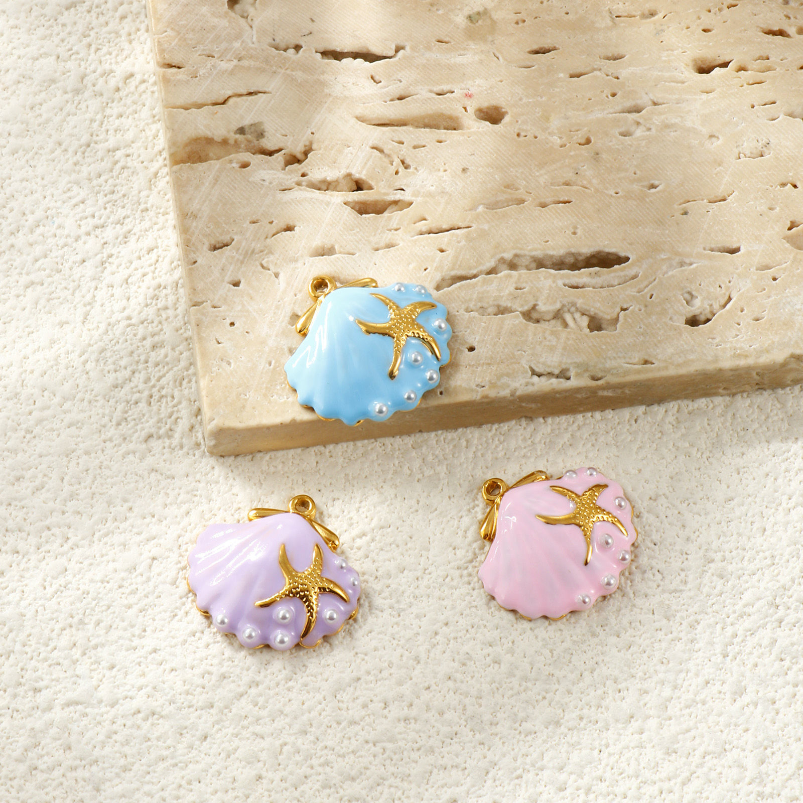 Изображение 2 ШТ Экологичное PVD Водонепроницаемый Антиоксидантный Гипоаллергенный 304 Нержавеющая Сталь Морские Украшения Подвески Оптовая 18K настоящее золото с покрытием Разноцветный С Эмалью Перламутр С Исскуственными Жемчугами 21мм x 20мм