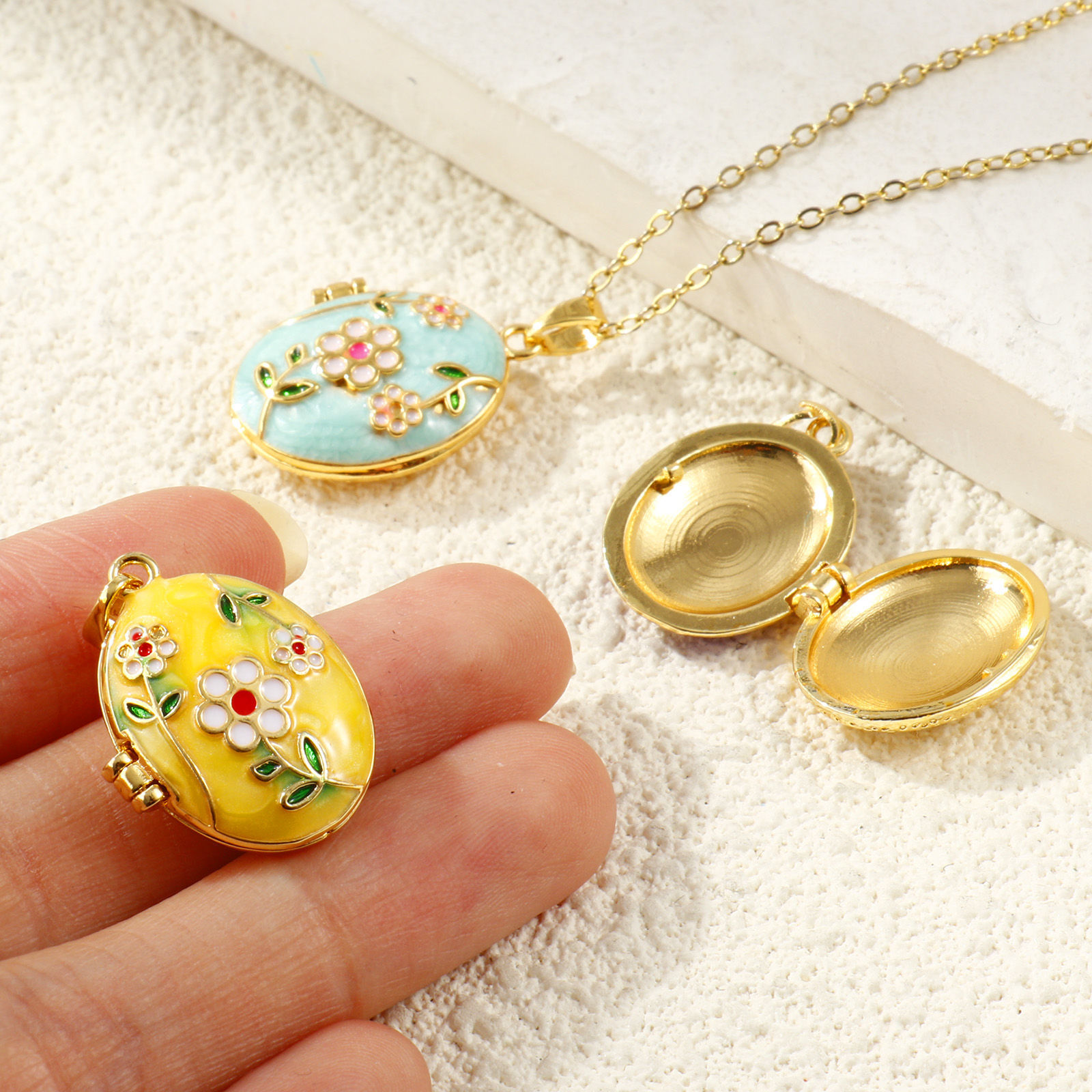 Picture of Brass Picture Photo Locket Frame Pendants Wholesale 18K Gold Plated Enamel Oval Flower Can Open 27mm x 17mm