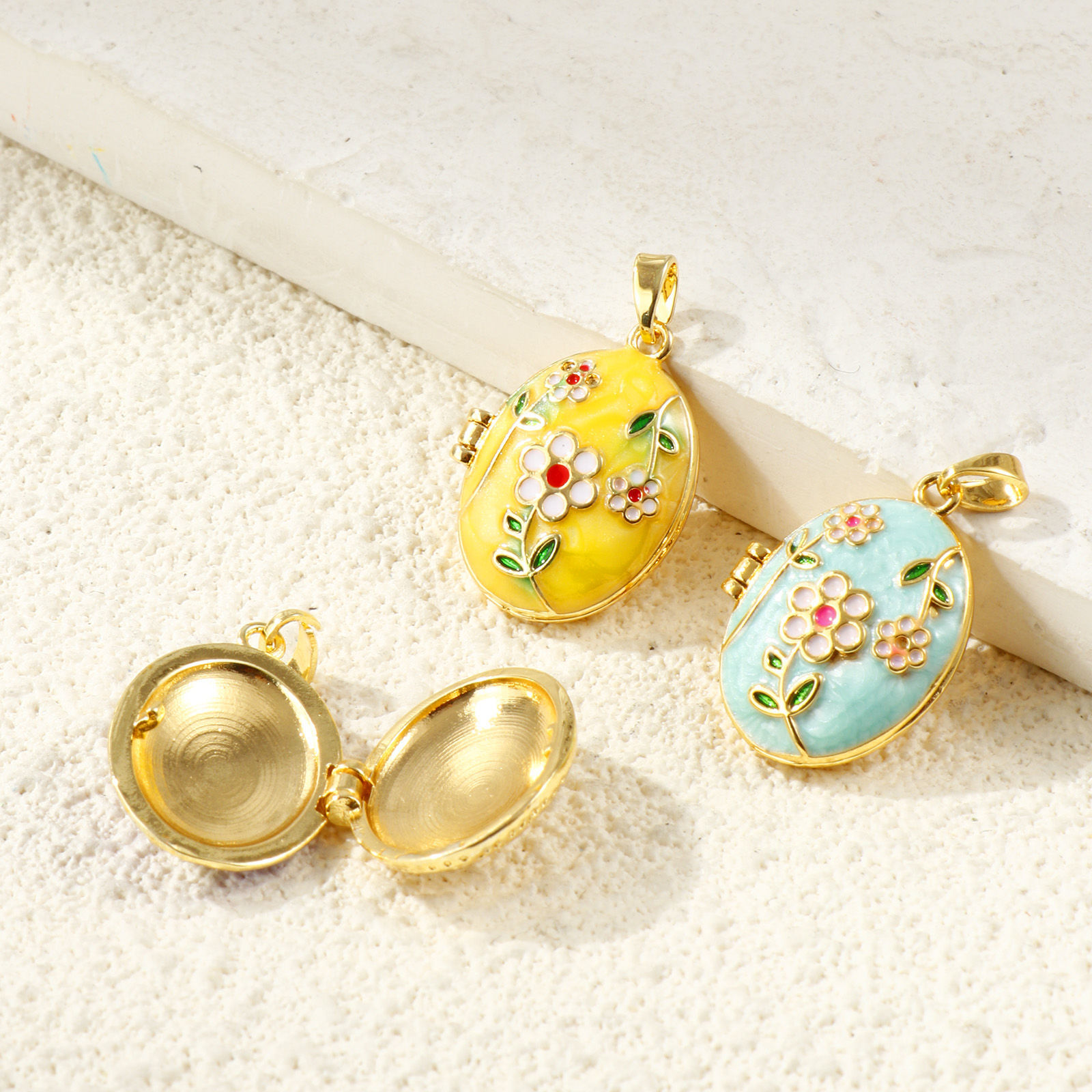 Picture of Brass Picture Photo Locket Frame Pendants Wholesale 18K Gold Plated Enamel Oval Flower Can Open 27mm x 17mm