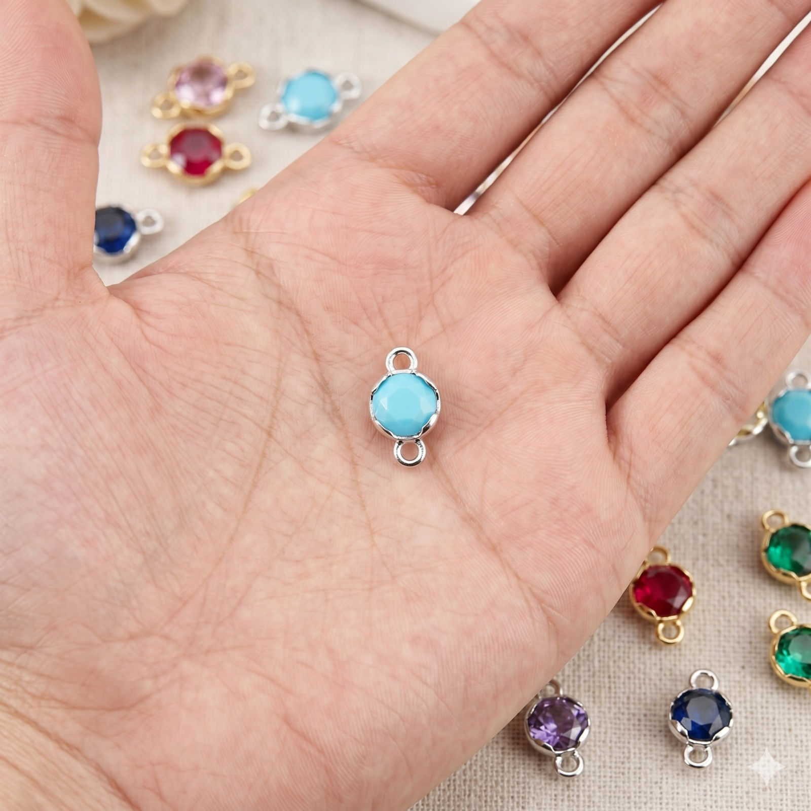 Picture of Brass Connectors Charms Pendants Wholesale Multicolor Round Mini 4mm Dia.