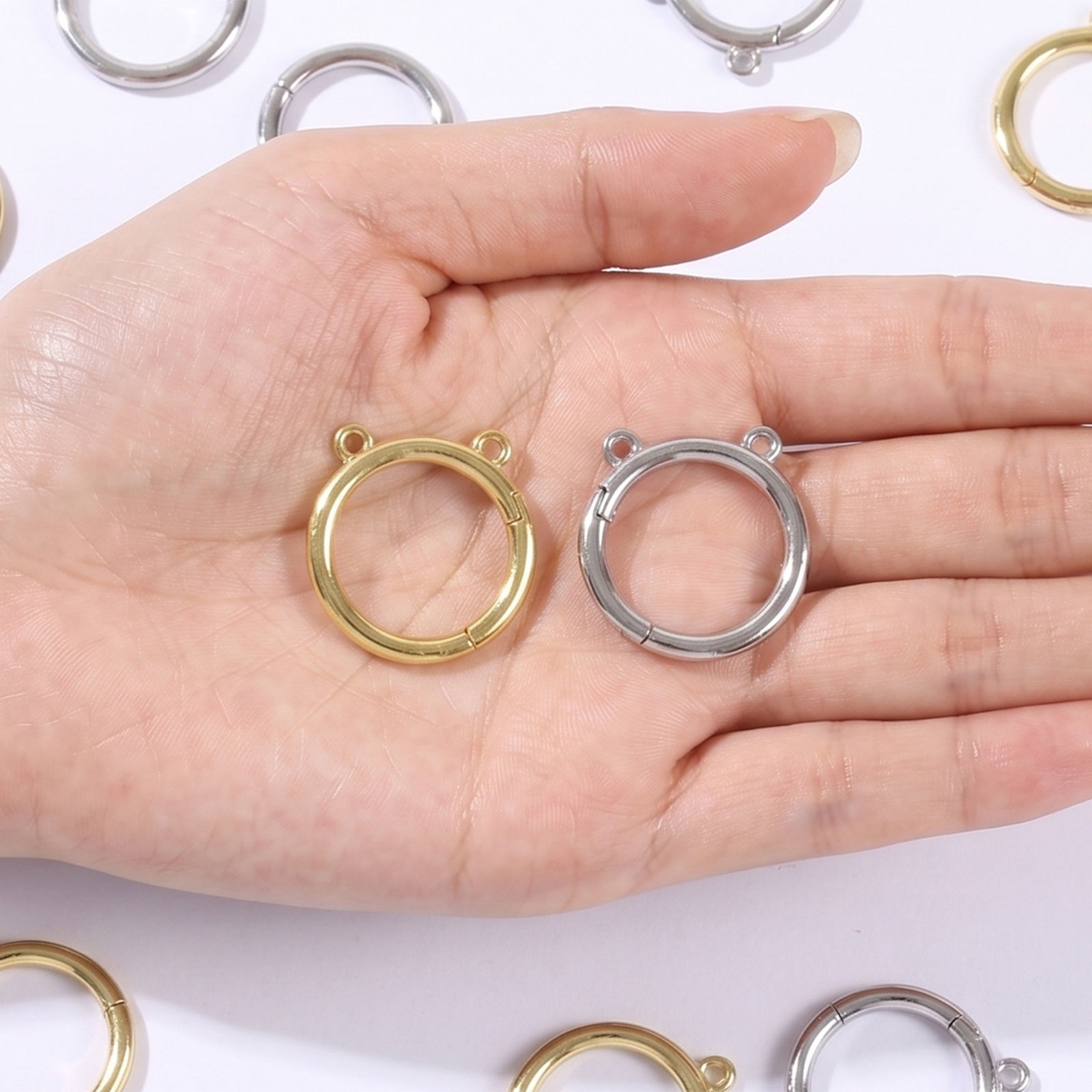 Bild von Messing Scharnier Segment Clicker Ring Großhandel Ring Bunt 19mm x 18mm