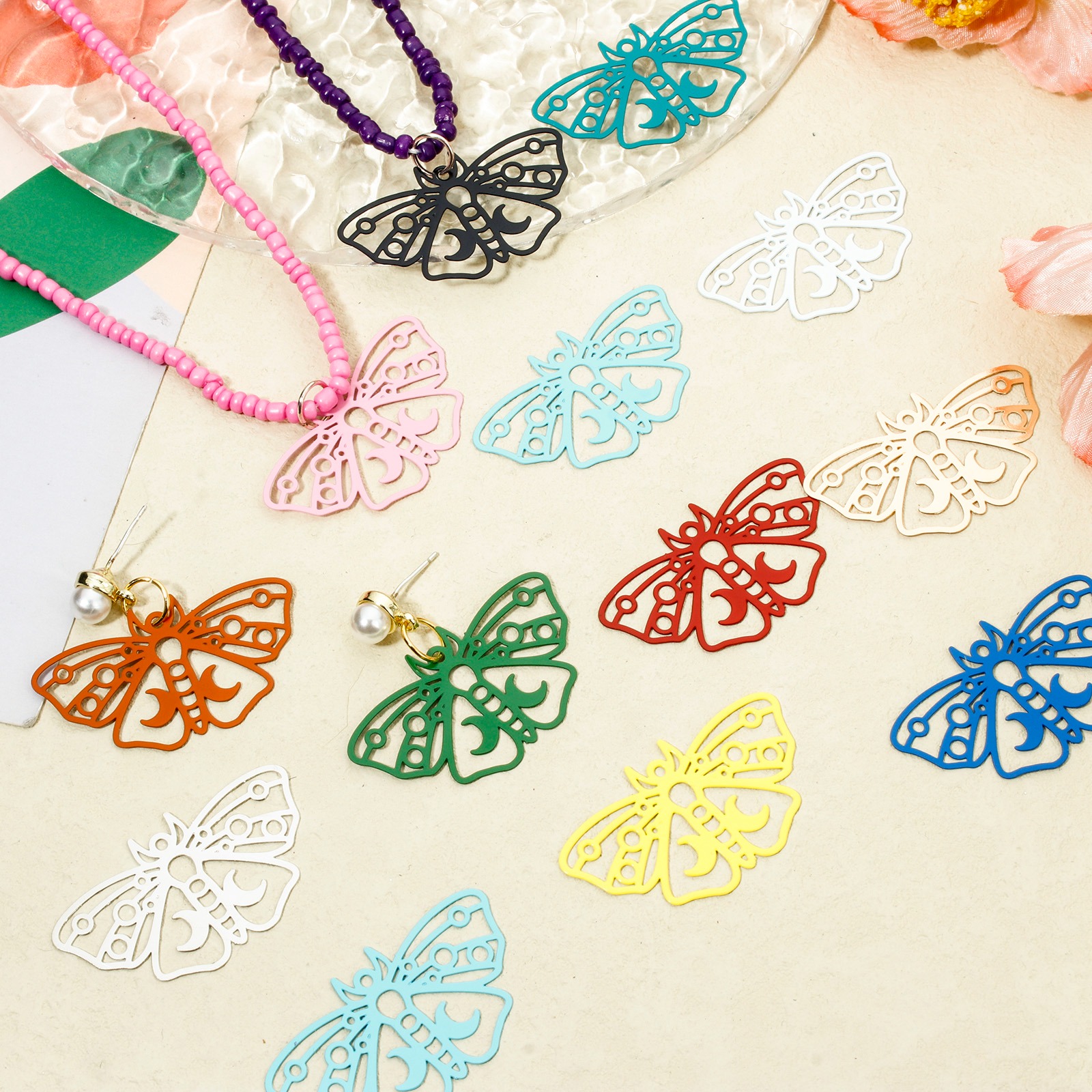 Изображение 10 PCs Iron Based Alloy Filigree Stamping Connectors Charms Pendants Silver Tone Moth Moon Phases Hollow 4.6cm x 2.6cm