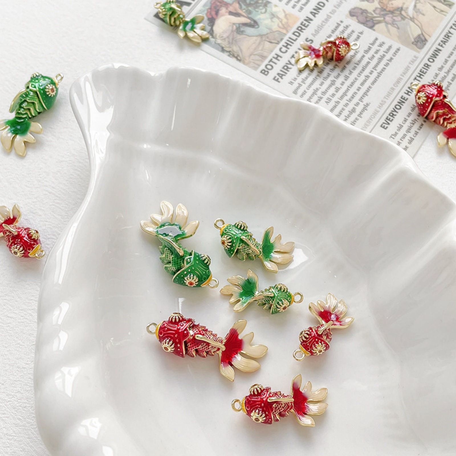 Immagine di 1 Pz Ecologico Ottone Gioielli Oceanici Ciondoli Pesce Rosso 18K Vero Oro Placcato Mobile Rosso Arancione Cubic Zirconiae