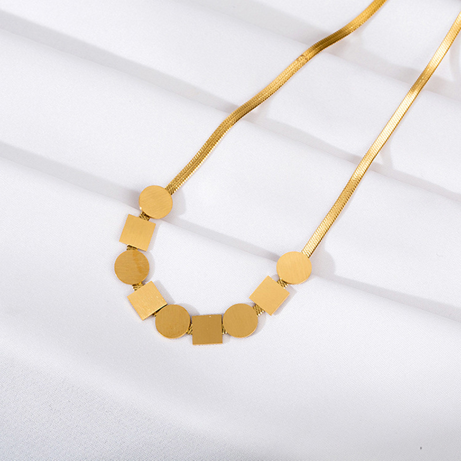 Picture of Eco-friendly Simple & Casual Stylish 18K Gold Plated 304 Stainless Steel Snake Chain Round Square Choker Necklace For Women 39cm(15 3/8") long, 1 Piece