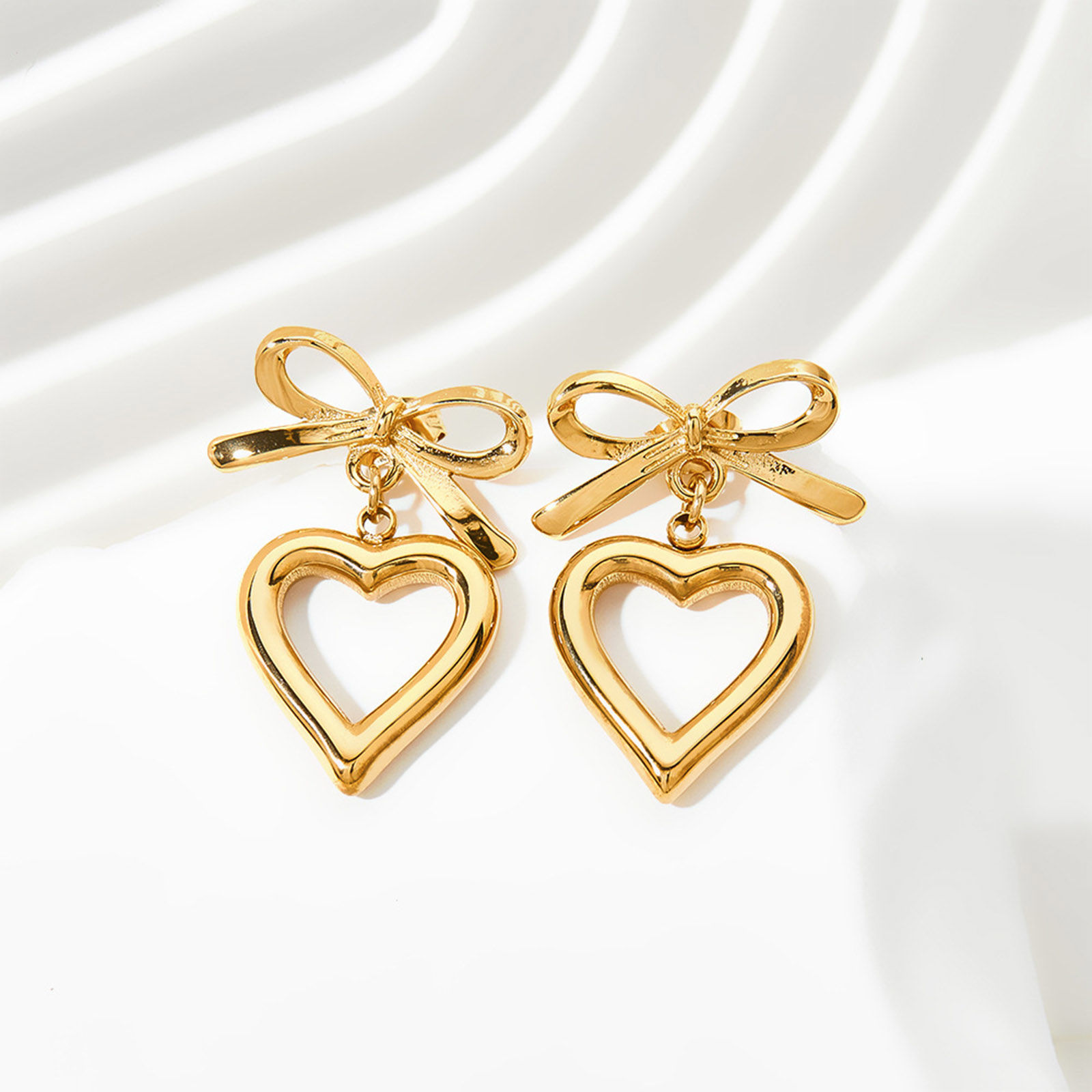 Picture of 1 Pair Vacuum Plating Simple & Casual Stylish 14K Real Gold Plated 304 Stainless Steel Bowknot Heart Earrings For Women 2.6cm x 1.9cm