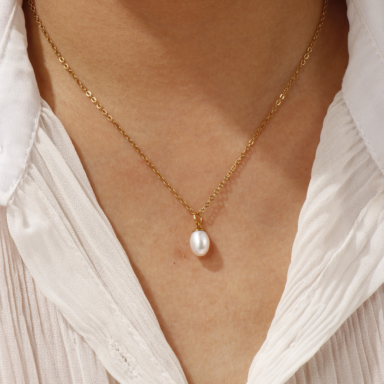 Imagen de 18K Oro Real Chapado Cadena de Cable Cruz Óvalo Collar con Colgante, Acero Inoxidable 304 & Perla Natural 45cm + 5cm, Para Mujeres, Minimalista Elegante Regalo, Recubrimiento al Vacío PVD Ecológico, 1 Unidad