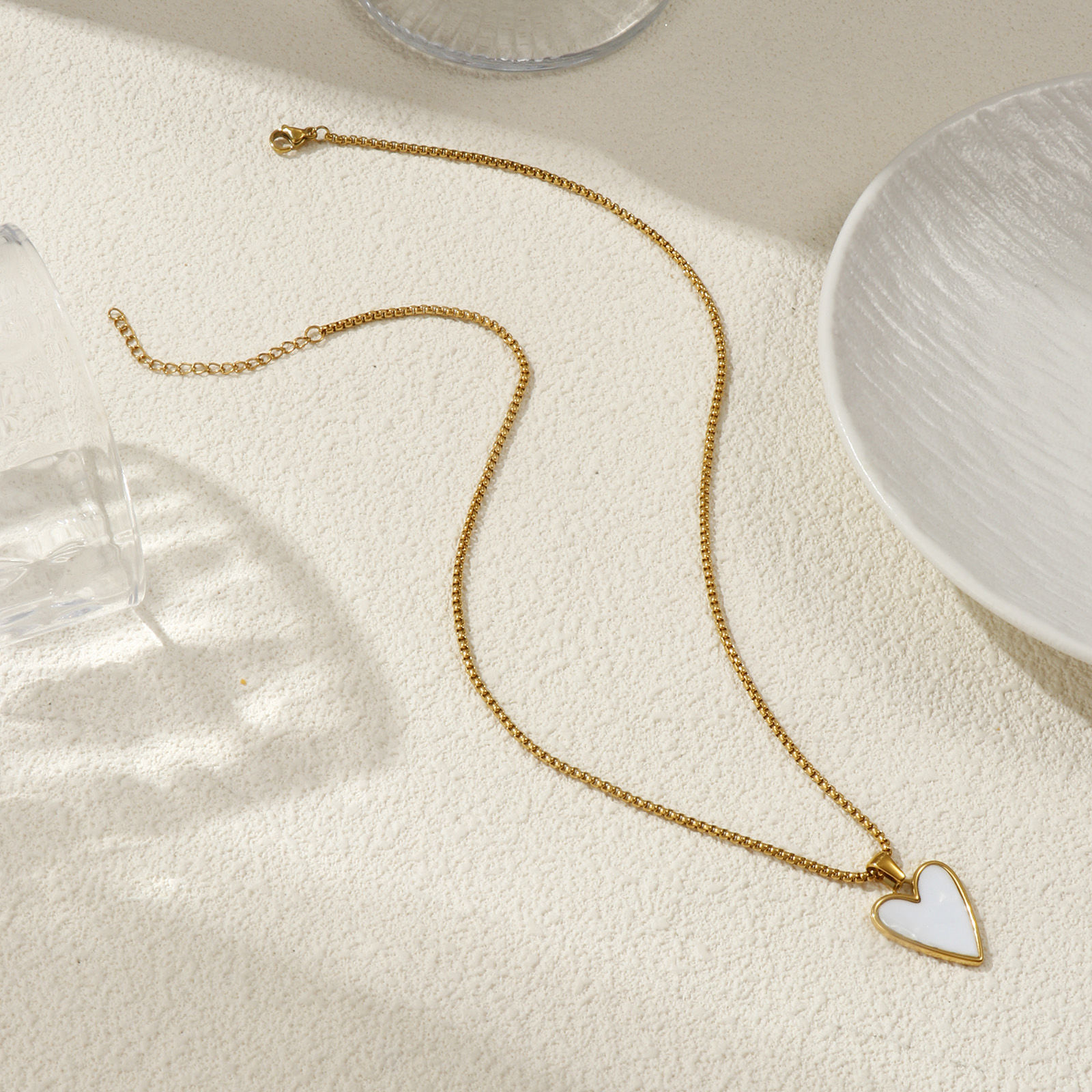 Imagen de 18K Oro Real Chapado Cadena de Caja Corazón Collar con Colgante, 304 Acero Inoxidable & Concha Naturales 45cm + 5cm, Para Mujeres, Blanco Elegante día de San Valentín Regalo, Recubrimiento al Vacío PVD Ecológico, 1 Unidad