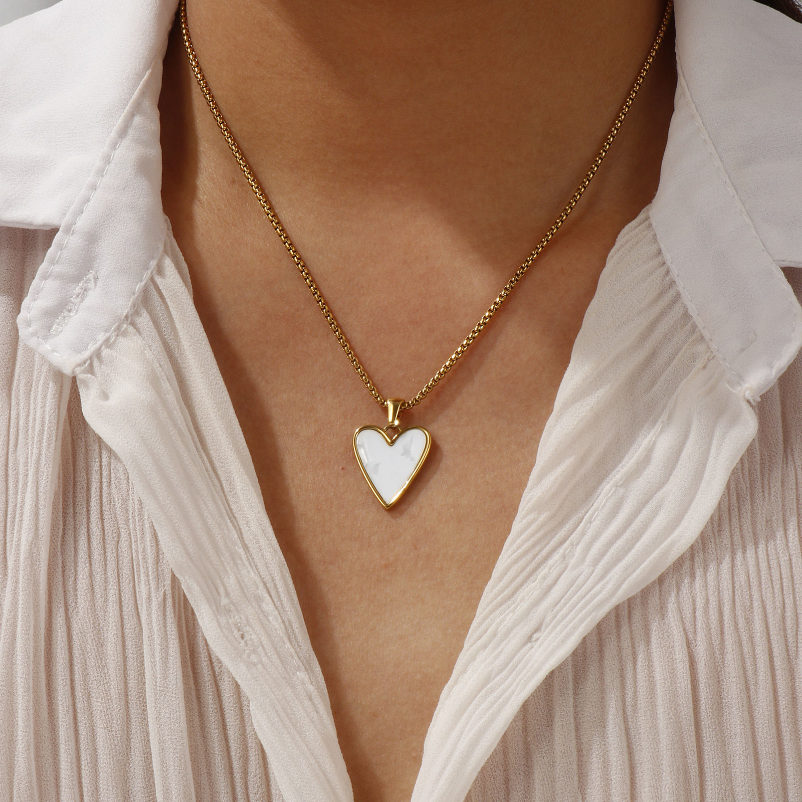 Imagen de 18K Oro Real Chapado Cadena de Caja Corazón Collar con Colgante, 304 Acero Inoxidable & Concha Naturales 45cm + 5cm, Para Mujeres, Blanco Elegante día de San Valentín Regalo, Recubrimiento al Vacío PVD Ecológico, 1 Unidad