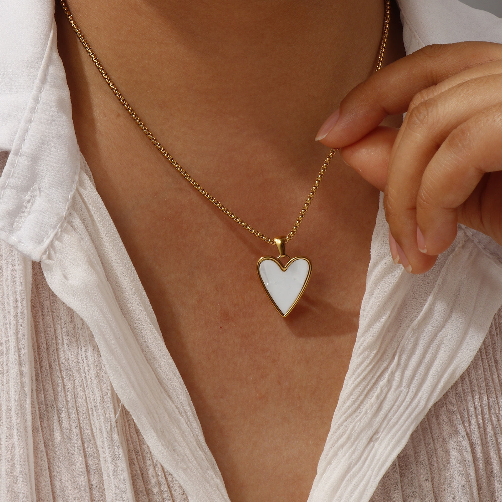 Imagen de 18K Oro Real Chapado Cadena de Caja Corazón Collar con Colgante, 304 Acero Inoxidable & Concha Naturales 45cm + 5cm, Para Mujeres, Blanco Elegante día de San Valentín Regalo, Recubrimiento al Vacío PVD Ecológico, 1 Unidad