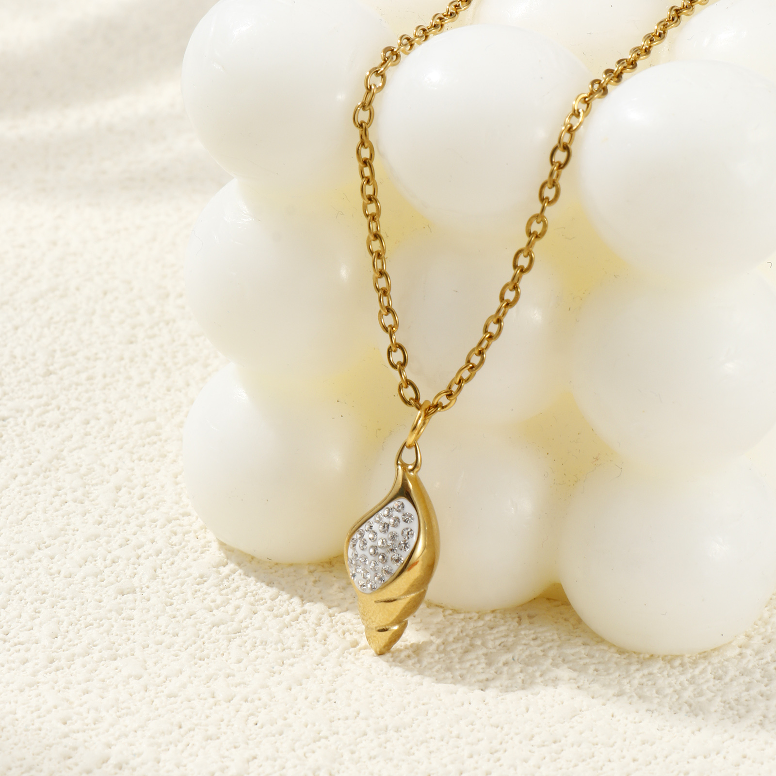 Picture of 18K Real Gold Plated Link Cable Chain Conch/ Sea Snail Pendant Charm Necklace, 304 Stainless Steel 45cm(17.7") + 5cm(2"), For Women, Clear Cubic Zirconia Stylish Exquisite Gift, Eco-friendly PVD Vacuum Plating, 1 Piece