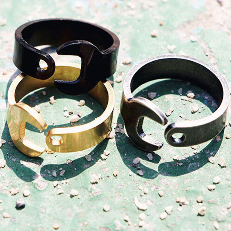 Imagen de Titanio Acero Ajustable Anillos Chapado en Oro Llave inglesa 18.3mm (US Size 8.25), 1 Unidad