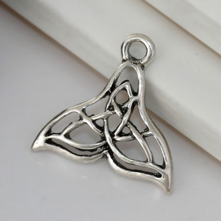 Immagine di Lega di Zinco Charms Coda di Balena Argento Antico Nodo Celtico Filigrana 17mm x 16mm , 10 Pz