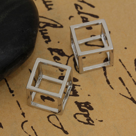 Image de Breloque 3D en Laiton Cube Géométrique Creux Argent Mat 12mm x 12mm, 2 Pcs