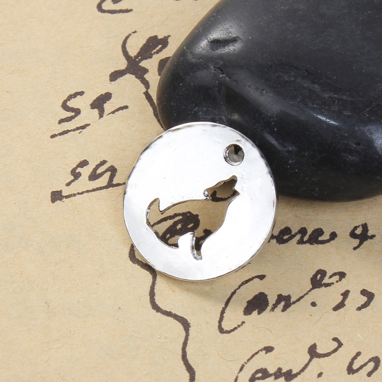 Imagen de Zamak Colgantes Charms Ronda Tono de Plata Lobo Hueco 20mm Dia, 5 Unidades