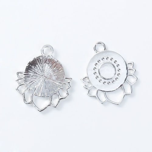 Bild von Zinklegierung Anhänger Lotosblume Silberfarbe Rund Hohl 32mm x 27mm, 5 Stück