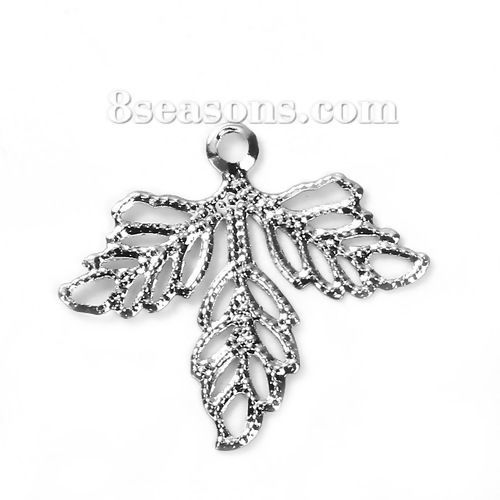 Immagine di Lega di Ferro Charms Foglia Tono Argento Filigrana 26mm x 23mm , 100 Pz