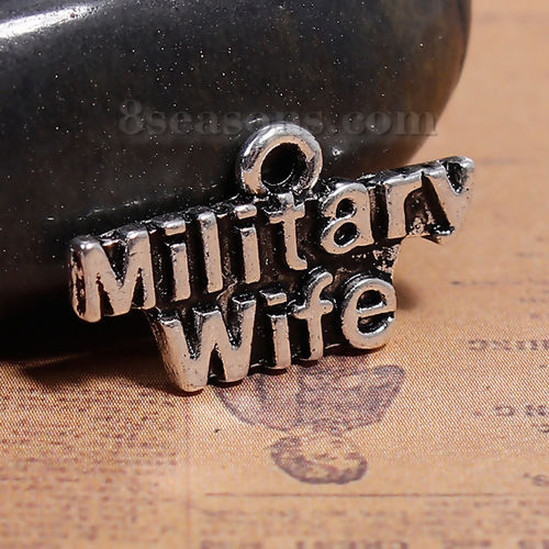 Immagine di Lega di Zinco Charms Rettangolo Argento Antico " Military Wife " 21mm x 11mm , 20 Pz