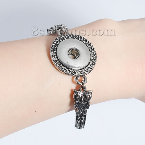 Picture of Snap Button Bangles Bracelets Fit 18mm/20mm Snap Buttons Antique Silver Color Owl Animal Round 21cm(8 2/8") long, Hole Size: 6mm( 2/8"), 1 Piece