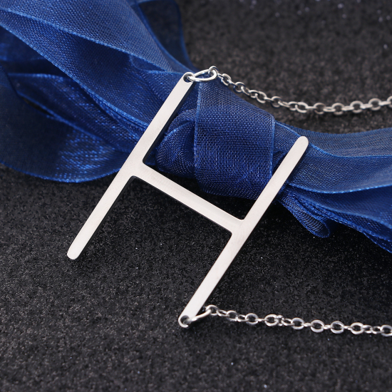 Image de Colliers en Acier Inoxydable Initial Alphabet/ Lettre " H" Argent Mat 52cm long, 1 Pièce