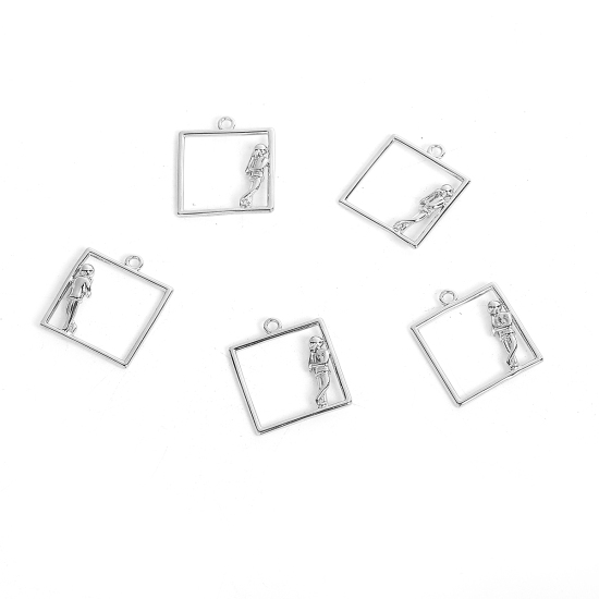 Immagine di Ottone Lilliput Aspettare altri Charms Quadrato Tono Argento Uomini 27mm x 23mm , 2 Pz