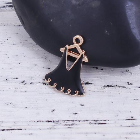 Picture of Zinc Based Alloy Charms Dress Gold Plated Black Enamel 17mm( 5/8