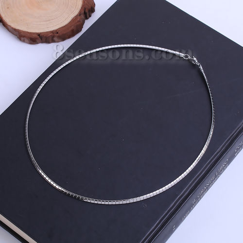 Picture of 304 Stainless Steel Collar Neck Ring Necklace Silver Tone Round 45cm(17 6/8") long, 1 Piece