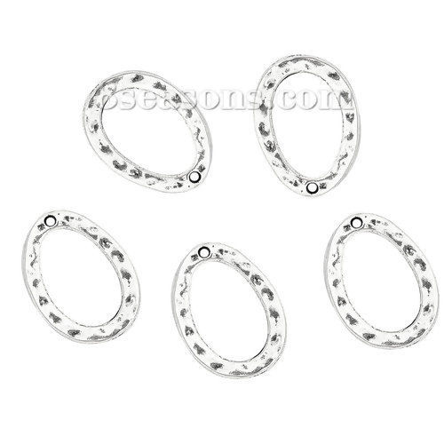 Picture of Zinc Based Alloy Hammered Pendants Oval Antique Silver Color 31mm(1 2/8") x 22mm( 7/8"), 30 PCs