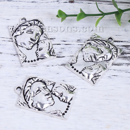 Bild von Zinklegierung Familien Schmuck Anhänger Mutter & Kind Antiksilber Rechteck 39mm x 25mm, 10 Stück