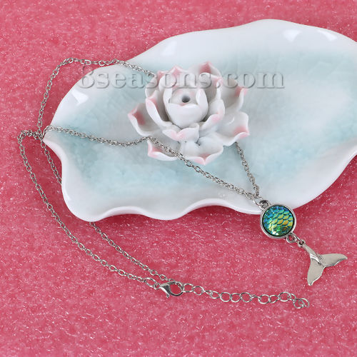 Picture of Resin Mermaid Fish/ Dragon Scale Necklace Antique Silver Color Green Round 52.5cm(20 5/8") long, 1 Piece