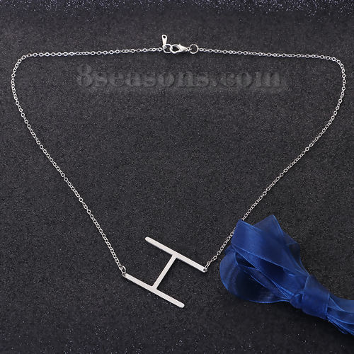 Image de Colliers en Acier Inoxydable Initial Alphabet/ Lettre " H" Argent Mat 52cm long, 1 Pièce